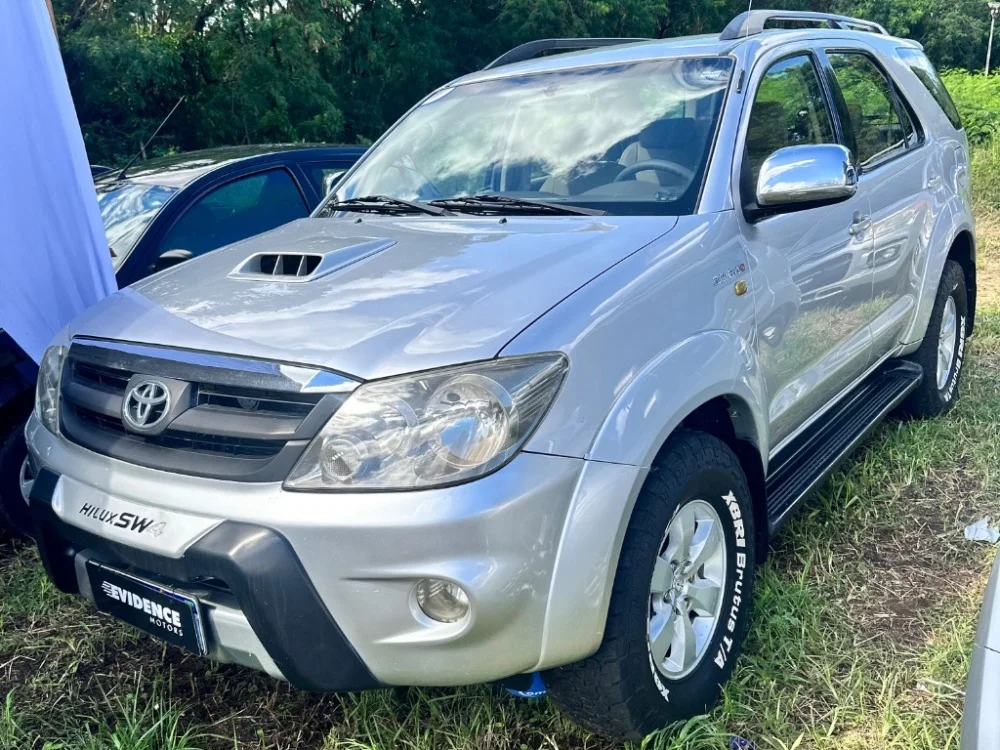Toyota Hilux SW4 SRV D4-D 4x4 3.0 TDI Dies. Aut